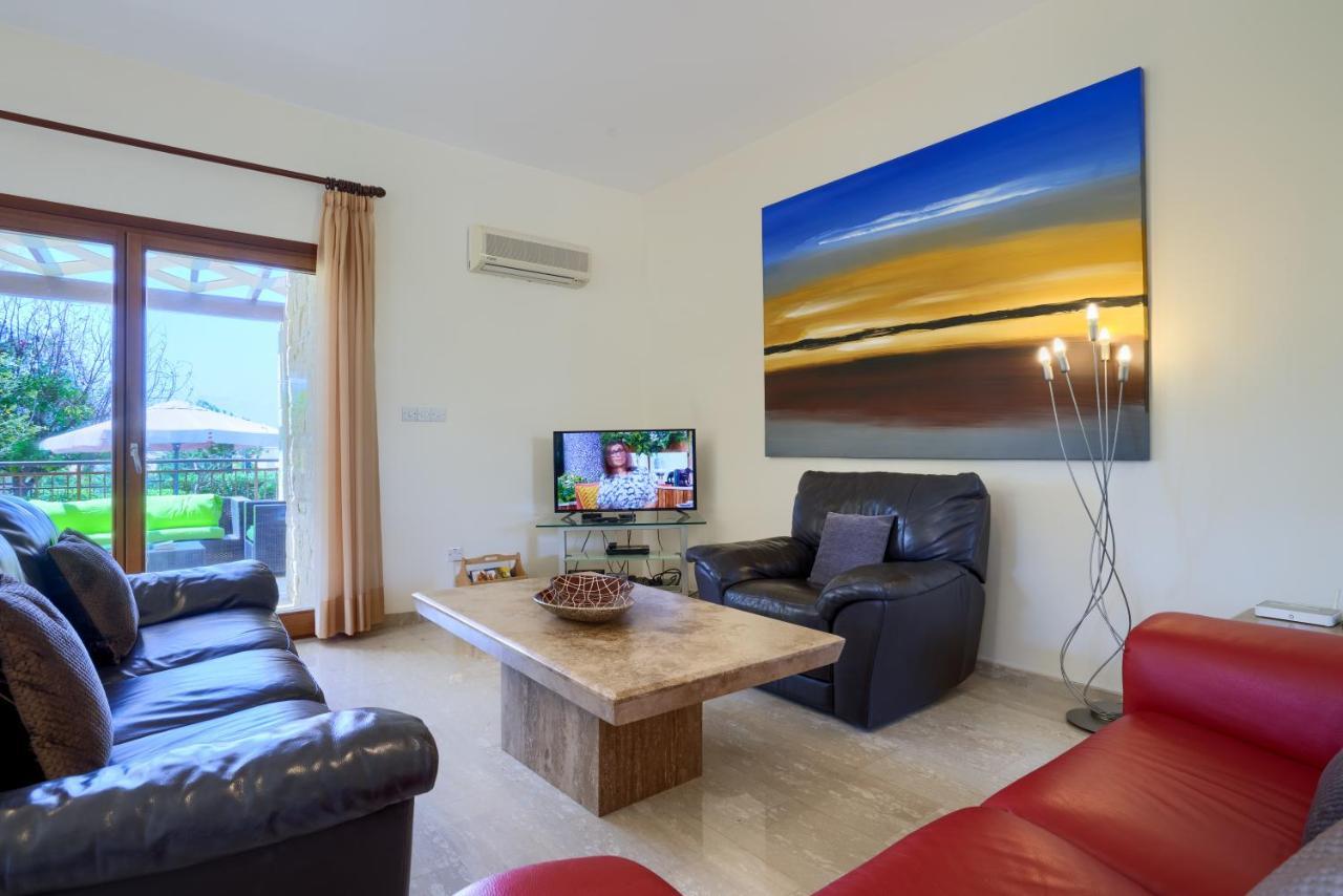 3 Bedroom Villa Madelini With Private Pool, Aphrodite Hills Resort Kouklia Exteriör bild