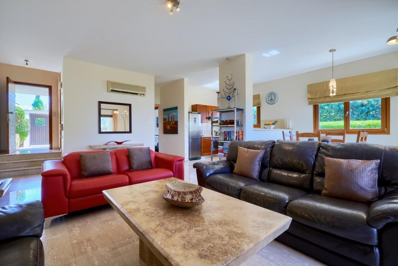 3 Bedroom Villa Madelini With Private Pool, Aphrodite Hills Resort Kouklia Exteriör bild