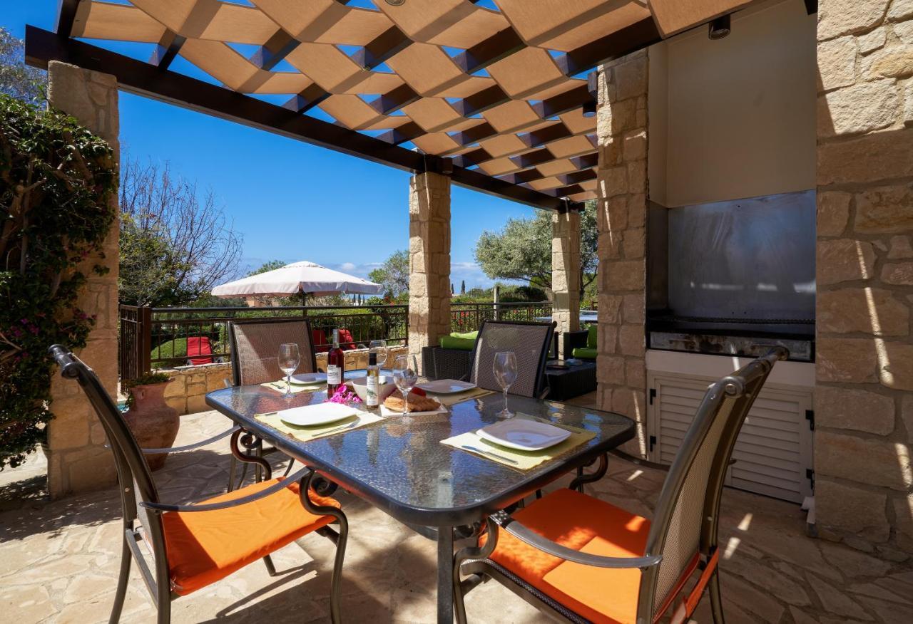 3 Bedroom Villa Madelini With Private Pool, Aphrodite Hills Resort Kouklia Exteriör bild