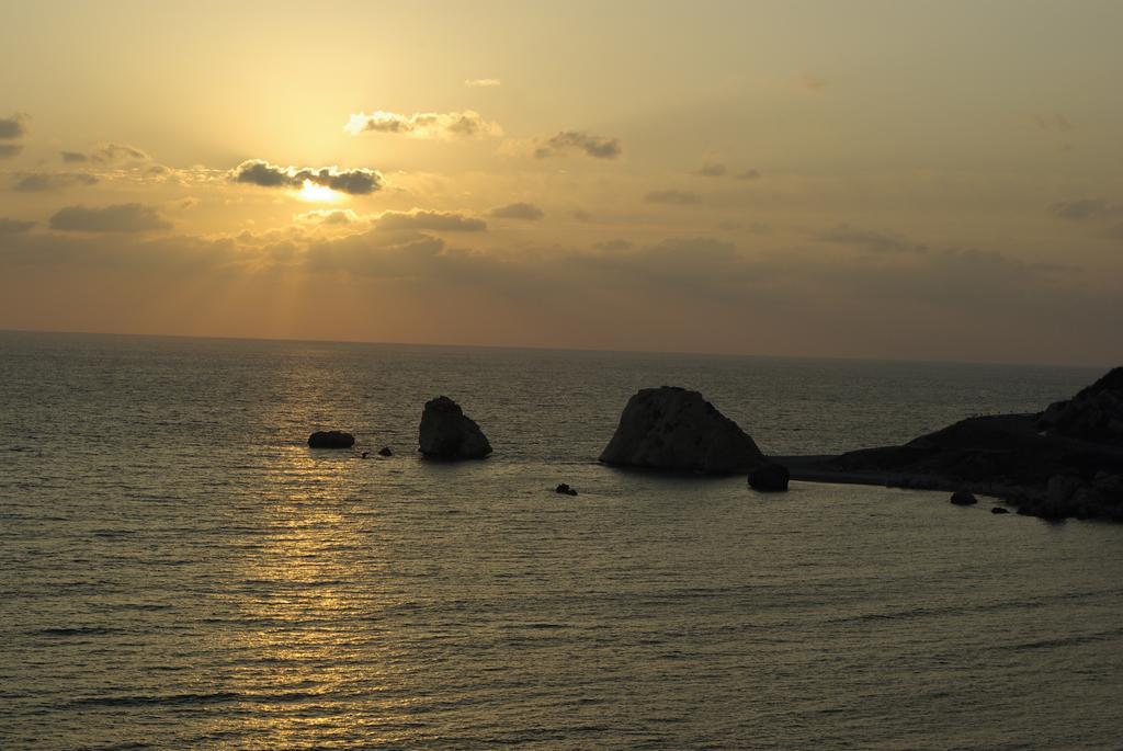 3 Bedroom Villa Madelini With Private Pool, Aphrodite Hills Resort Kouklia Exteriör bild